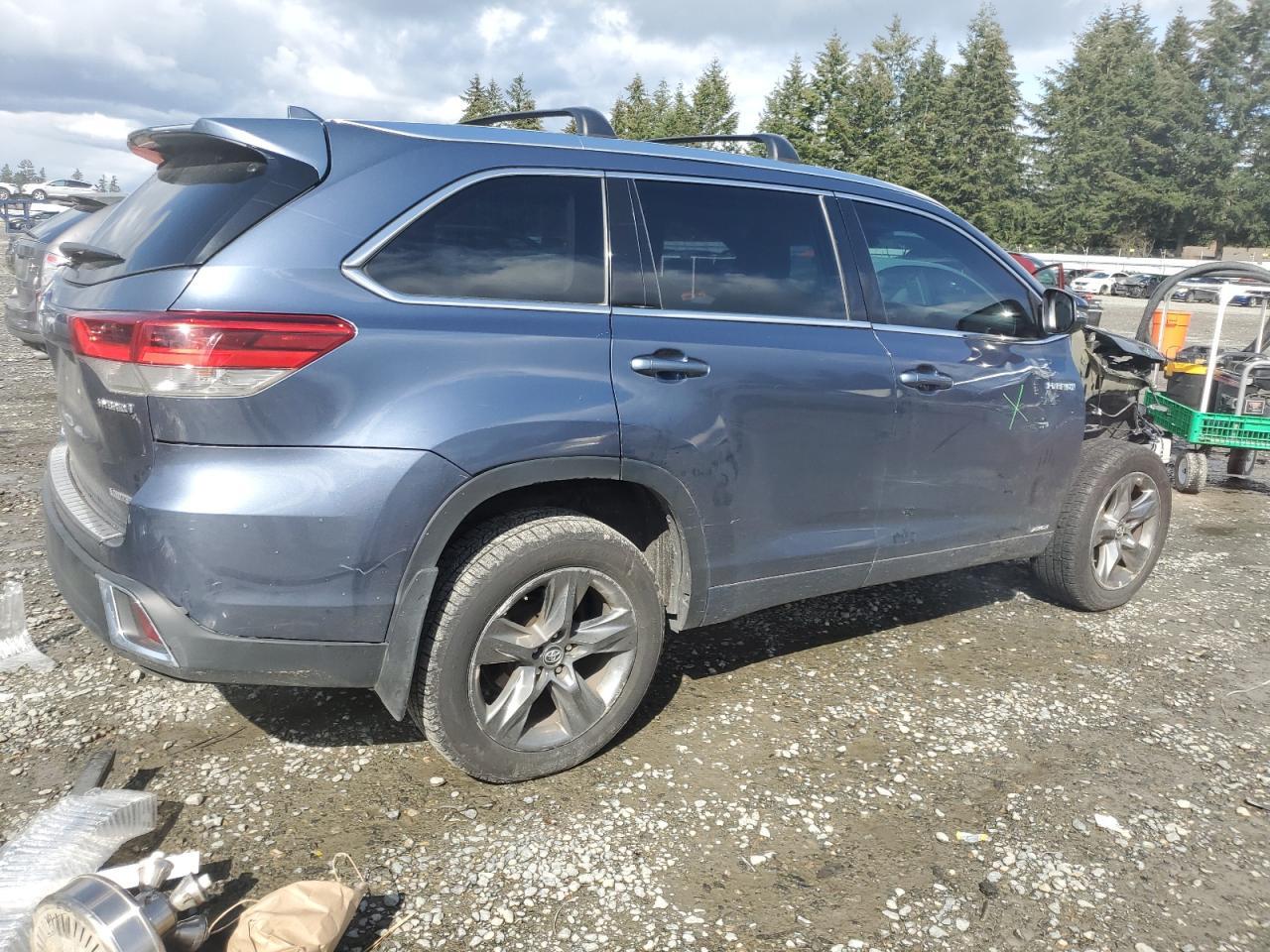 2019 TOYOTA HIGHLANDER - Image 3
