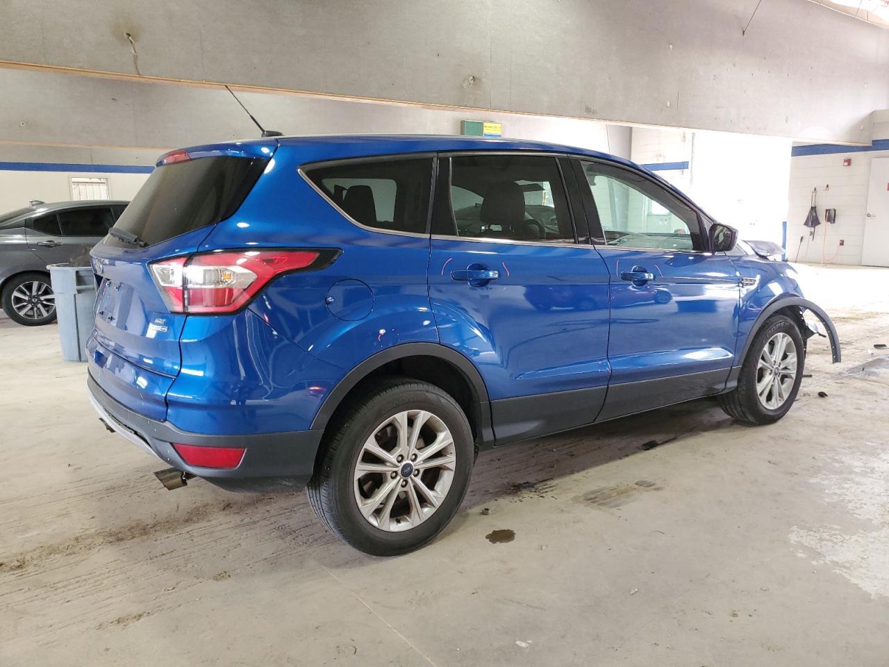 2017 FORD ESCAPE SE - Image 3