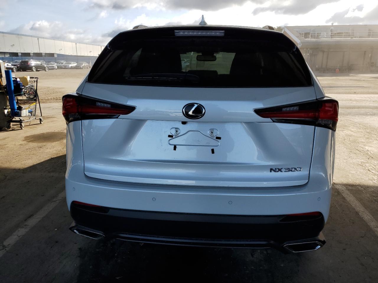 2020 LEXUS NX 300 - Фото 6
