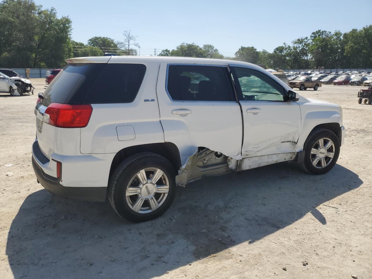 2016 GMC TERRAIN SL - Image 3