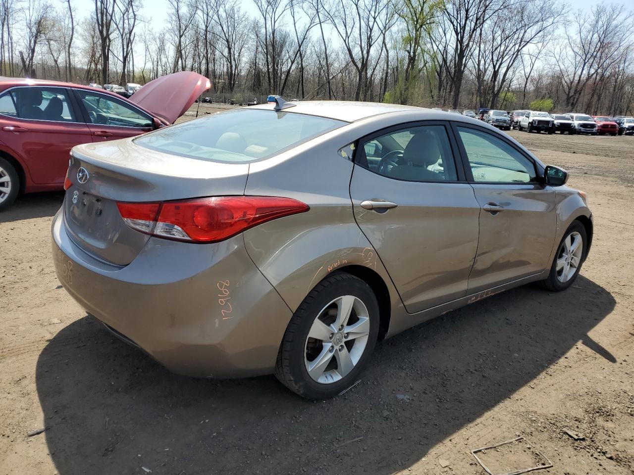 2013 HYUNDAI ELANTRA GL - Image 3
