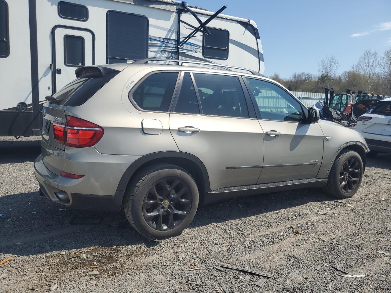 2011 BMW X5 XDRIVE3 - Фото 3