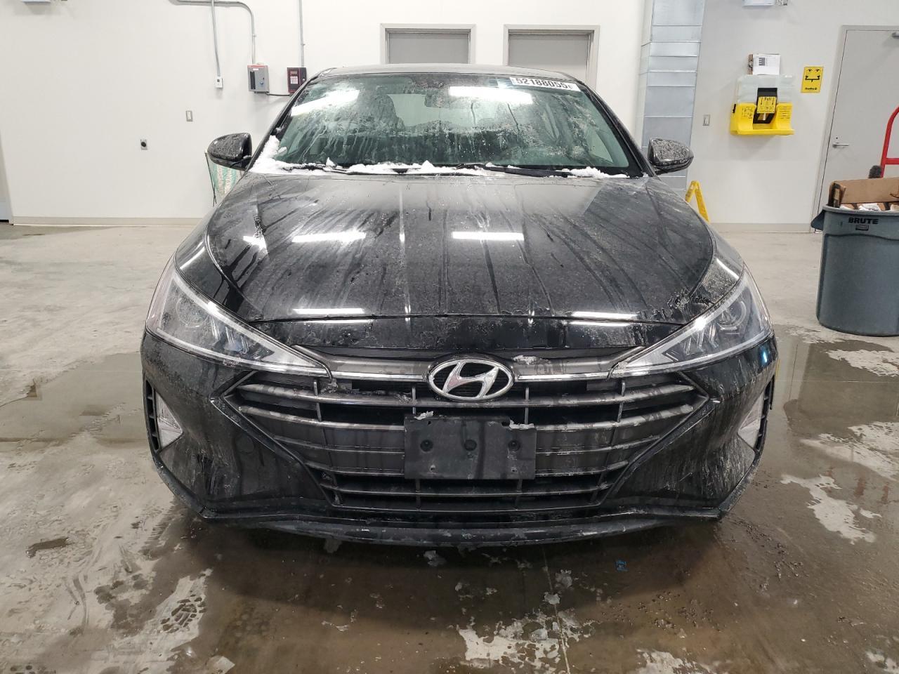2019 HYUNDAI ELANTRA SE - Image 5