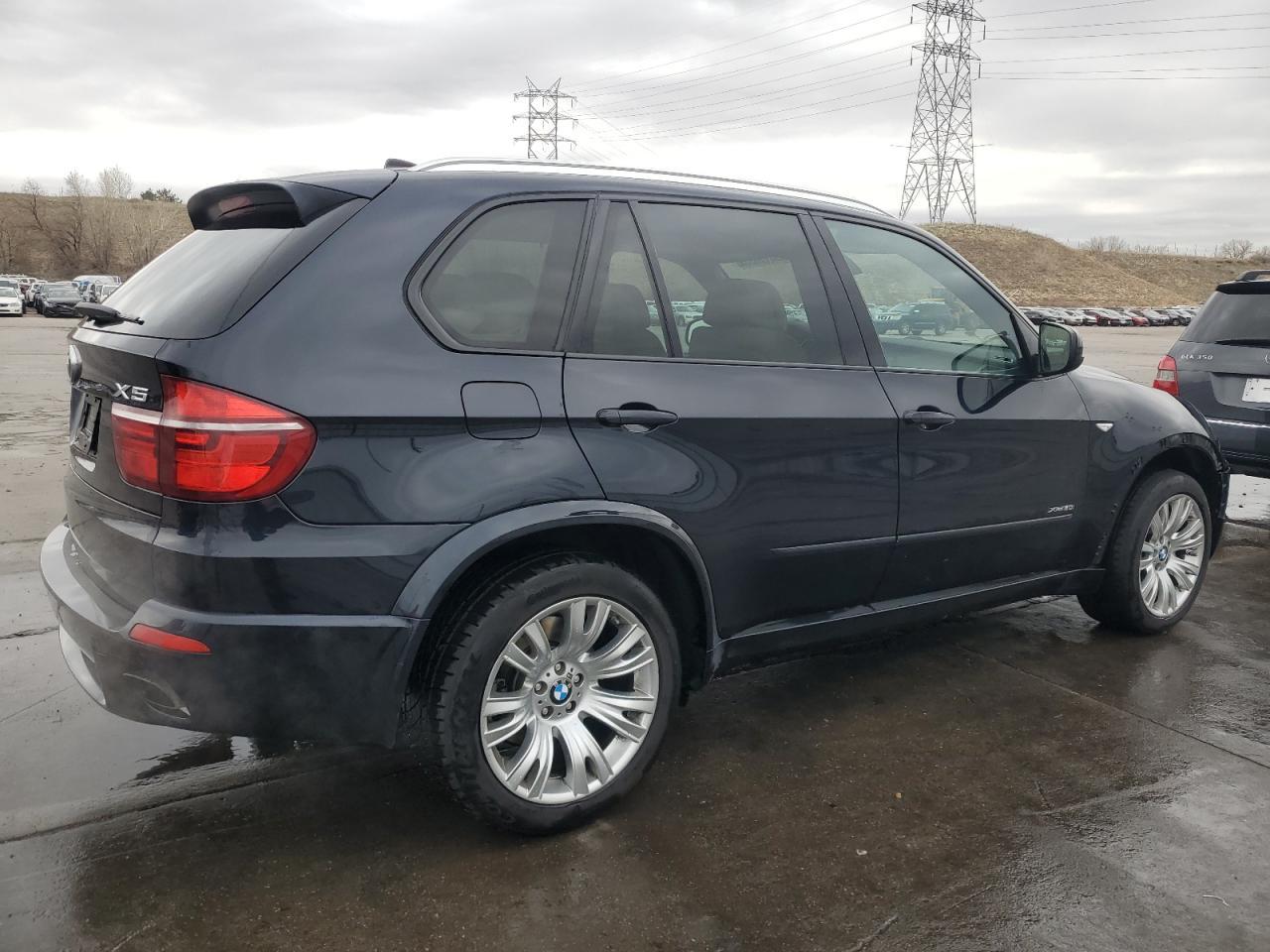 2013 BMW X5 XDRIVE5 - Image 3