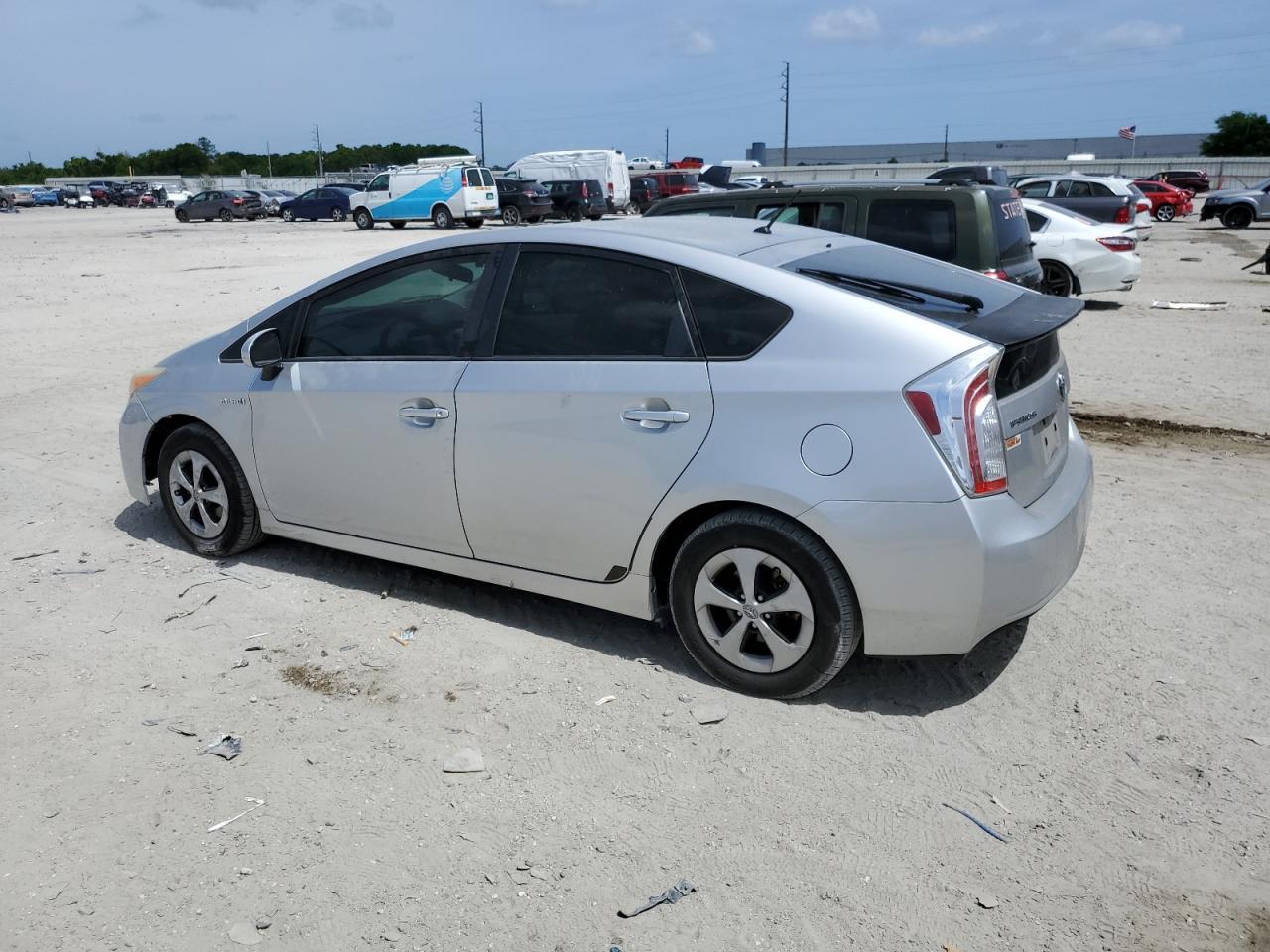 2013 TOYOTA PRIUS - Image 2