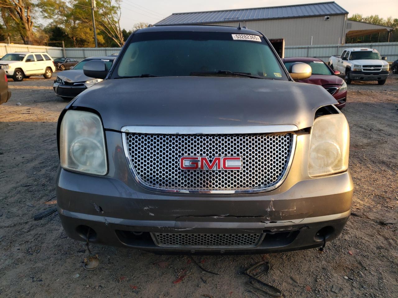 2012 GMC YUKON XL D - Image 5