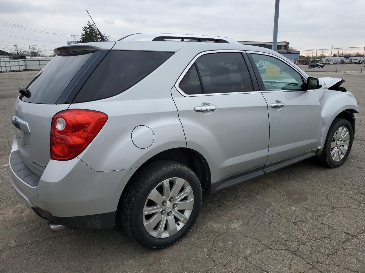 2011 CHEVROLET EQUINOX LT - Фото 3