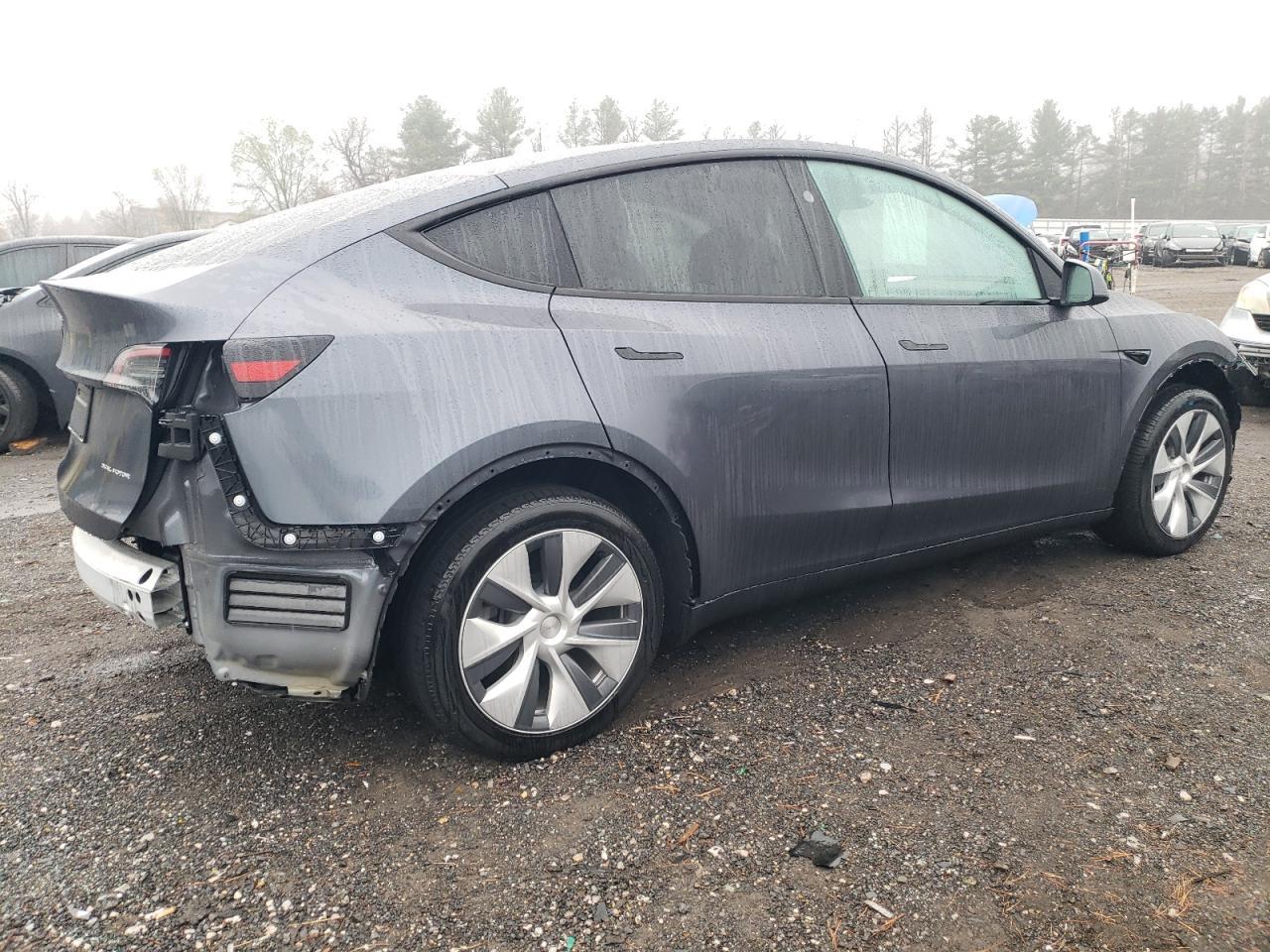 2023 TESLA MODEL Y - Image 3