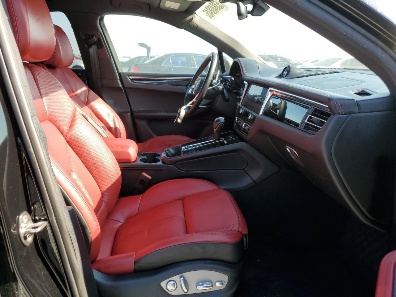 2023 PORSCHE MACAN BASE - Image 7