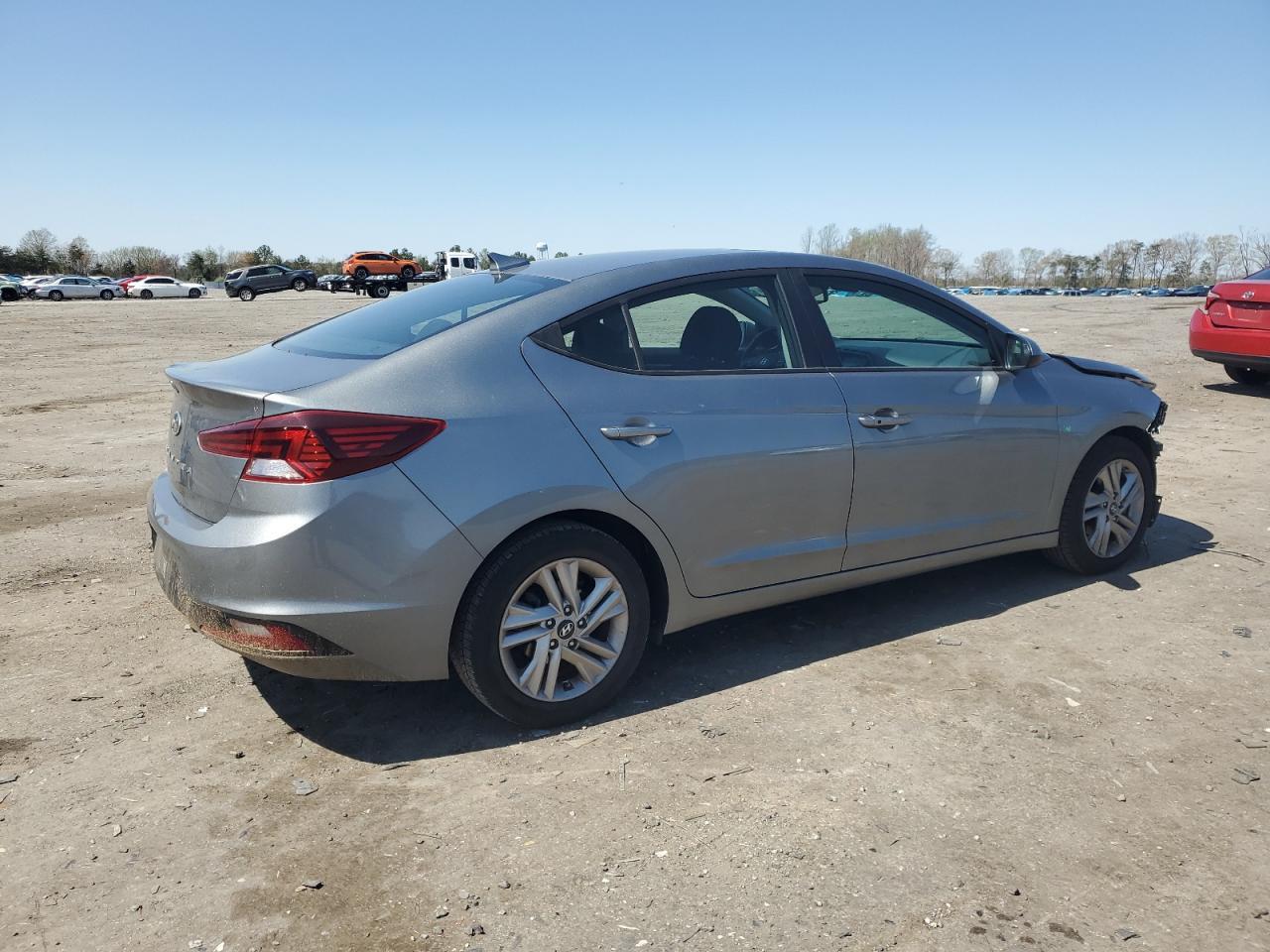 2019 HYUNDAI ELANTRA SE - Фото 3