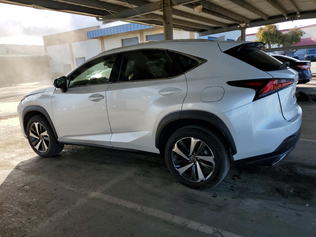 2020 LEXUS NX 300 - Фото 2