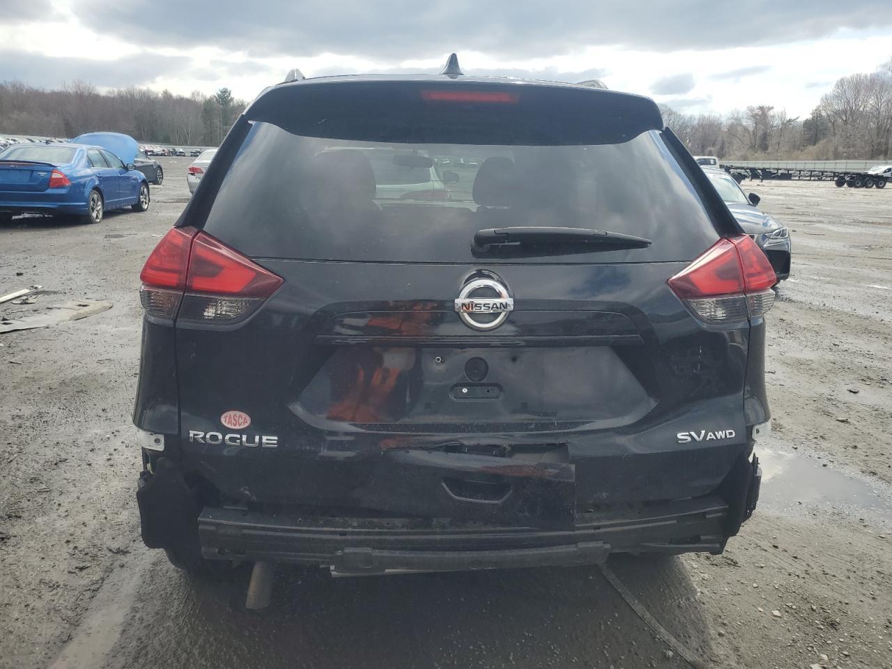 2017 NISSAN ROGUE SV - Image 6