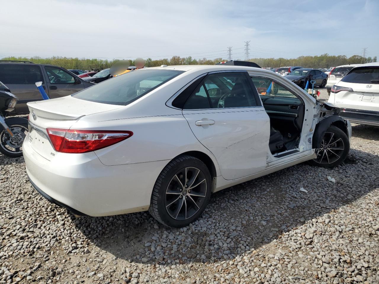 2015 TOYOTA CAMRY LE - Фото 3