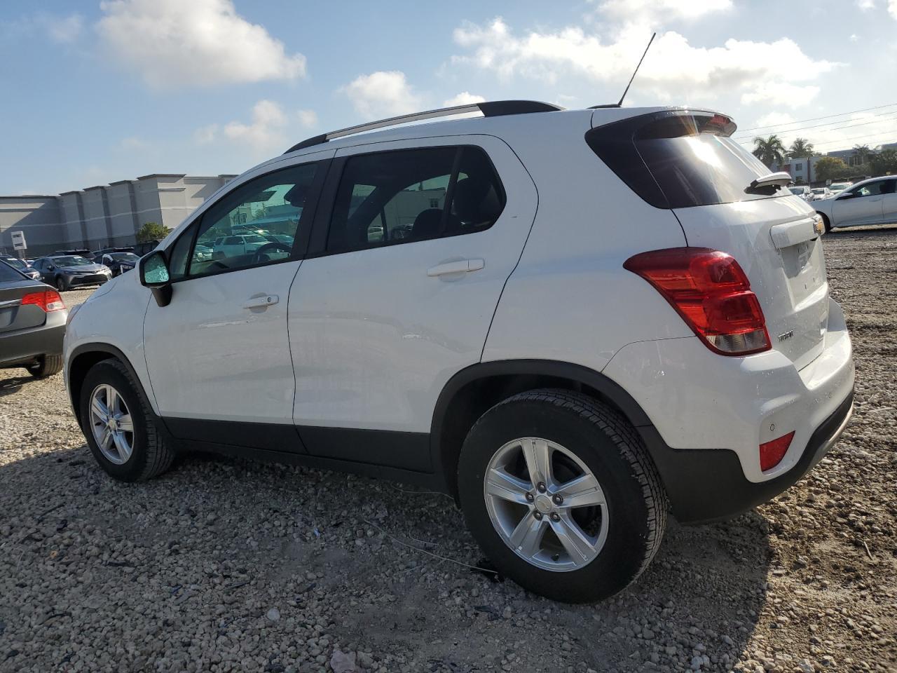 2021 CHEVROLET TRAX 1LT - Image 2