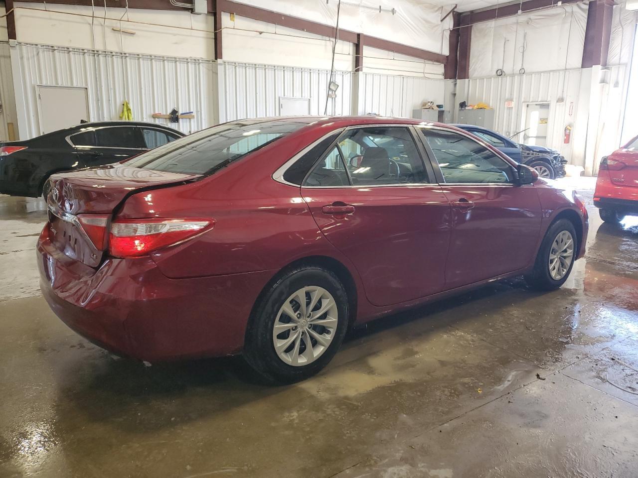 2017 TOYOTA CAMRY LE - Фото 3