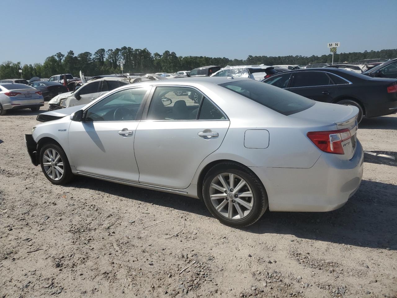 2012 TOYOTA CAMRY HYBR - Image 2