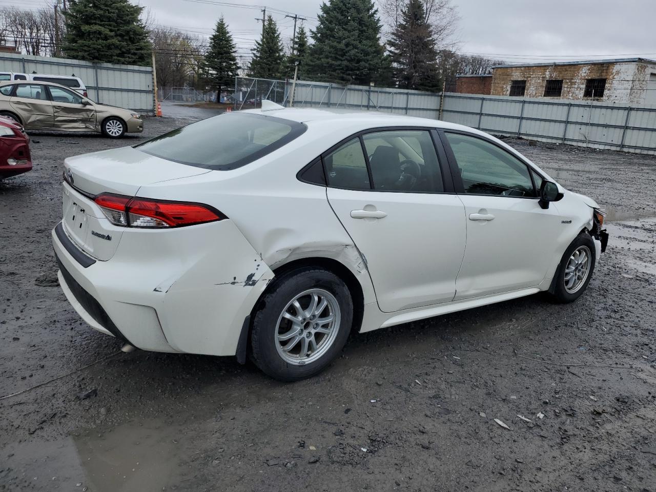 2021 TOYOTA COROLLA LE - Image 3