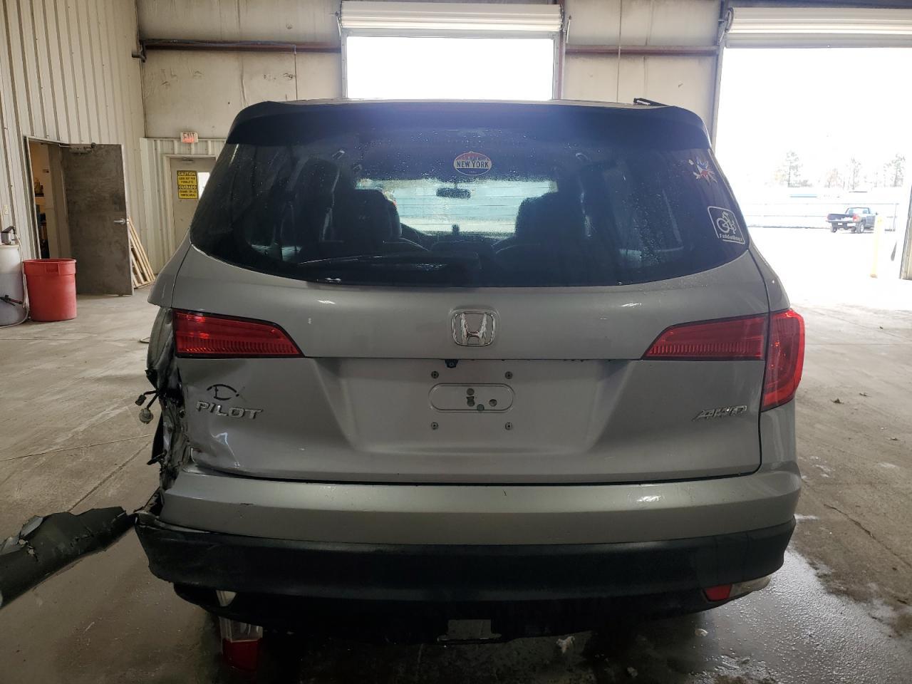 2017 HONDA PILOT LX - Image 6
