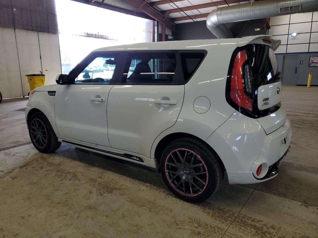 2016 KIA SOUL + - Image 2