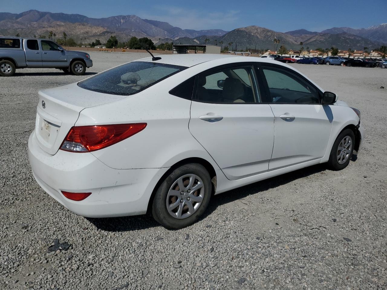 2014 HYUNDAI ACCENT GLS - Фото 3