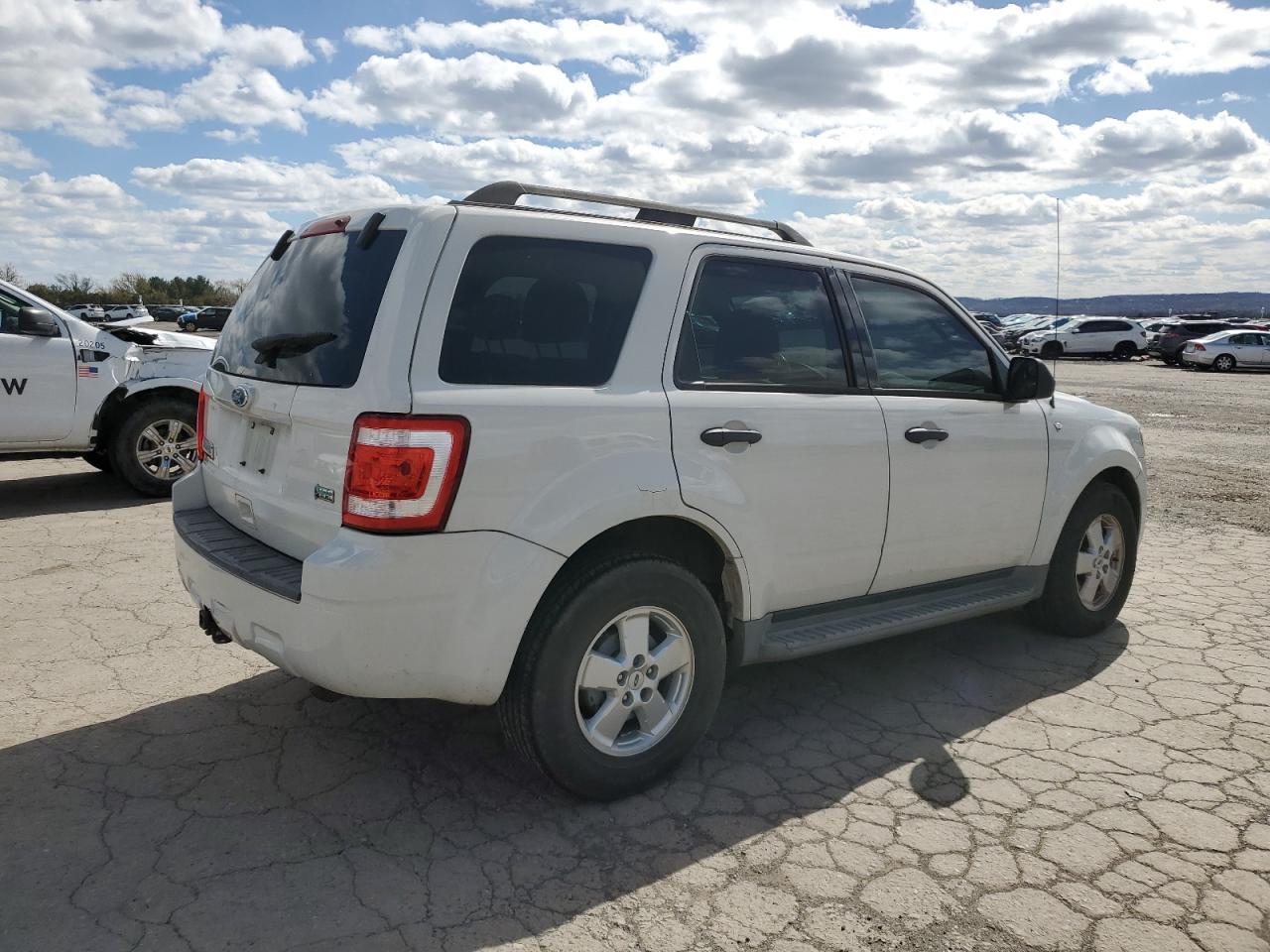 2010 FORD ESCAPE XLT - Фото 3