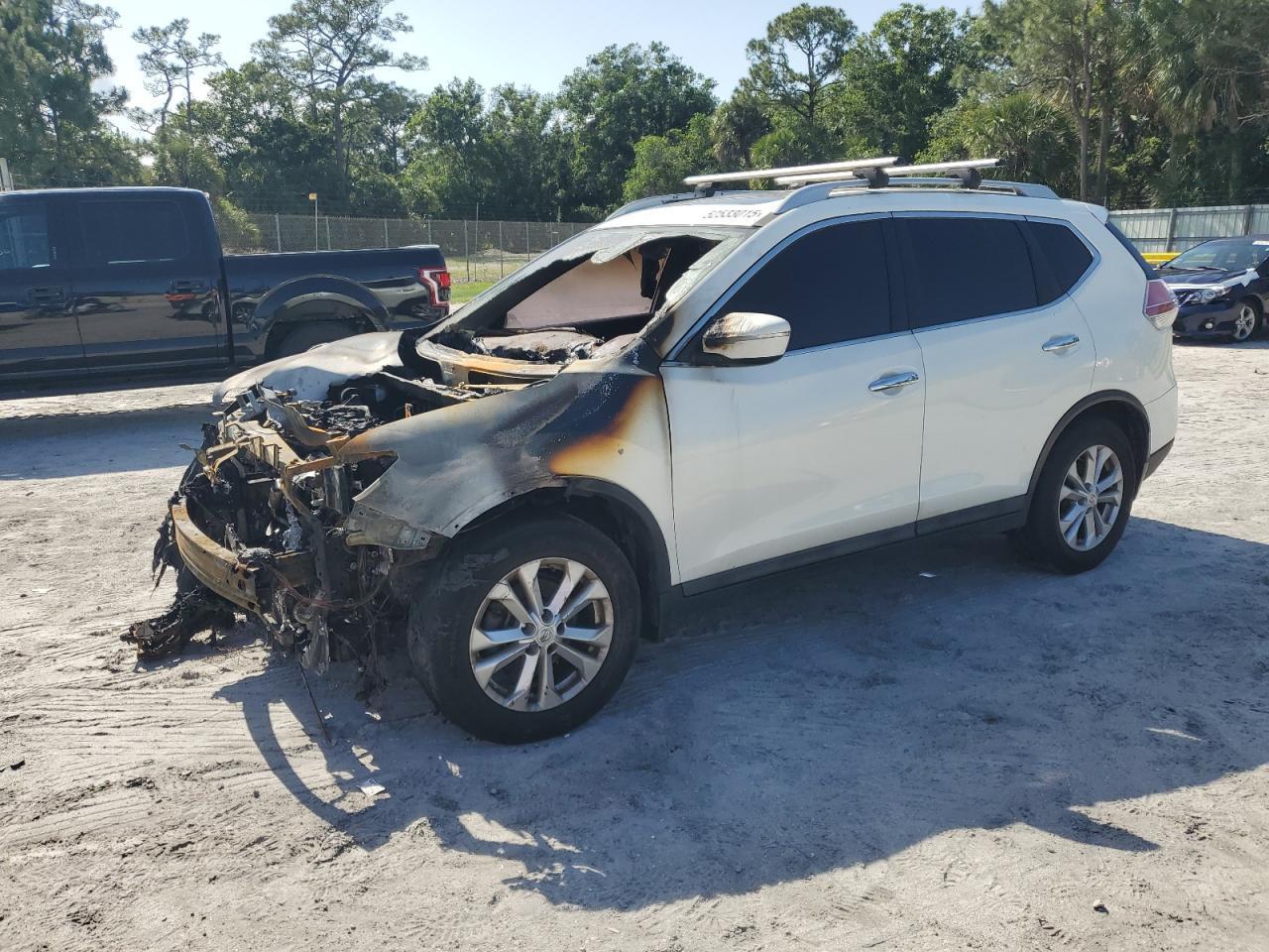 2015 NISSAN ROGUE S