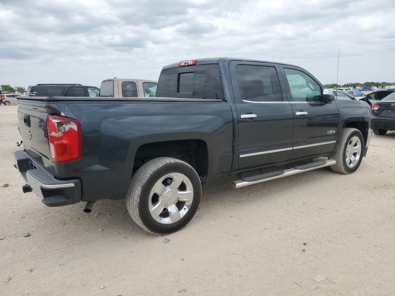 2018 CHEVROLET SILVERADO - Image 3