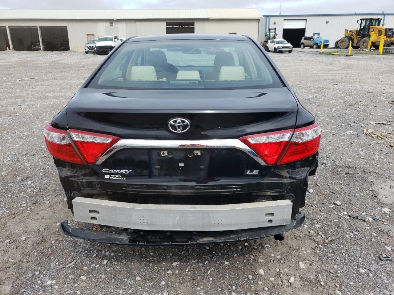 2016 TOYOTA CAMRY LE - Фото 6