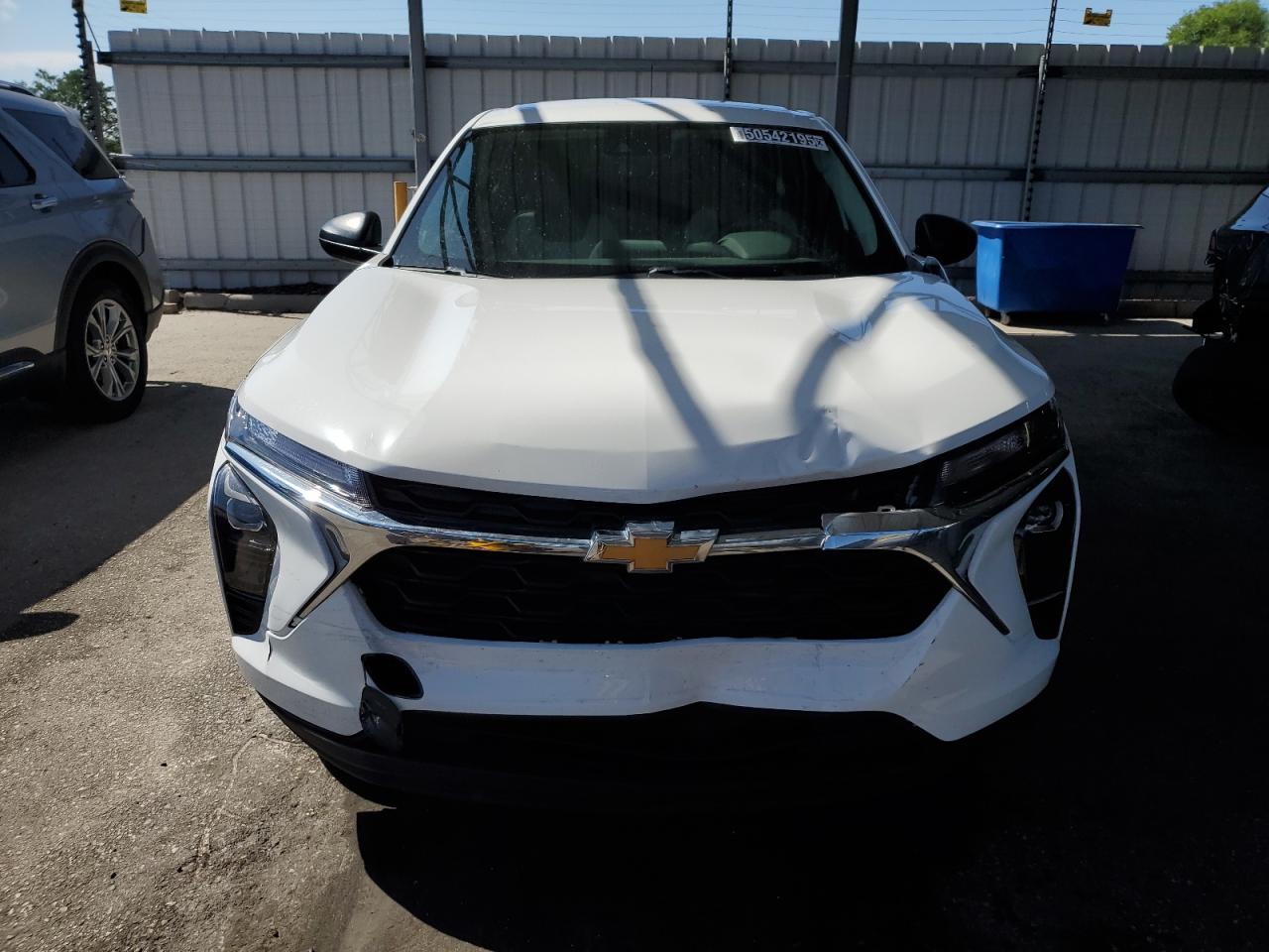 2024 CHEVROLET TRAX LS - Image 5