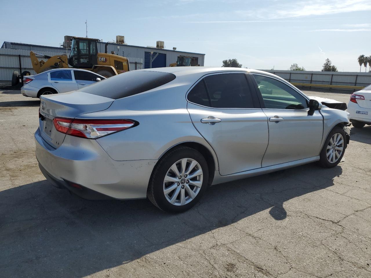 2018 TOYOTA CAMRY L - Фото 3