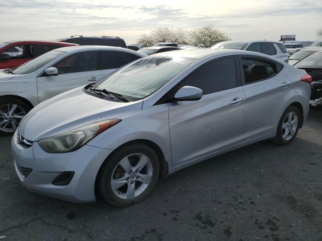 2013 HYUNDAI ELANTRA GL