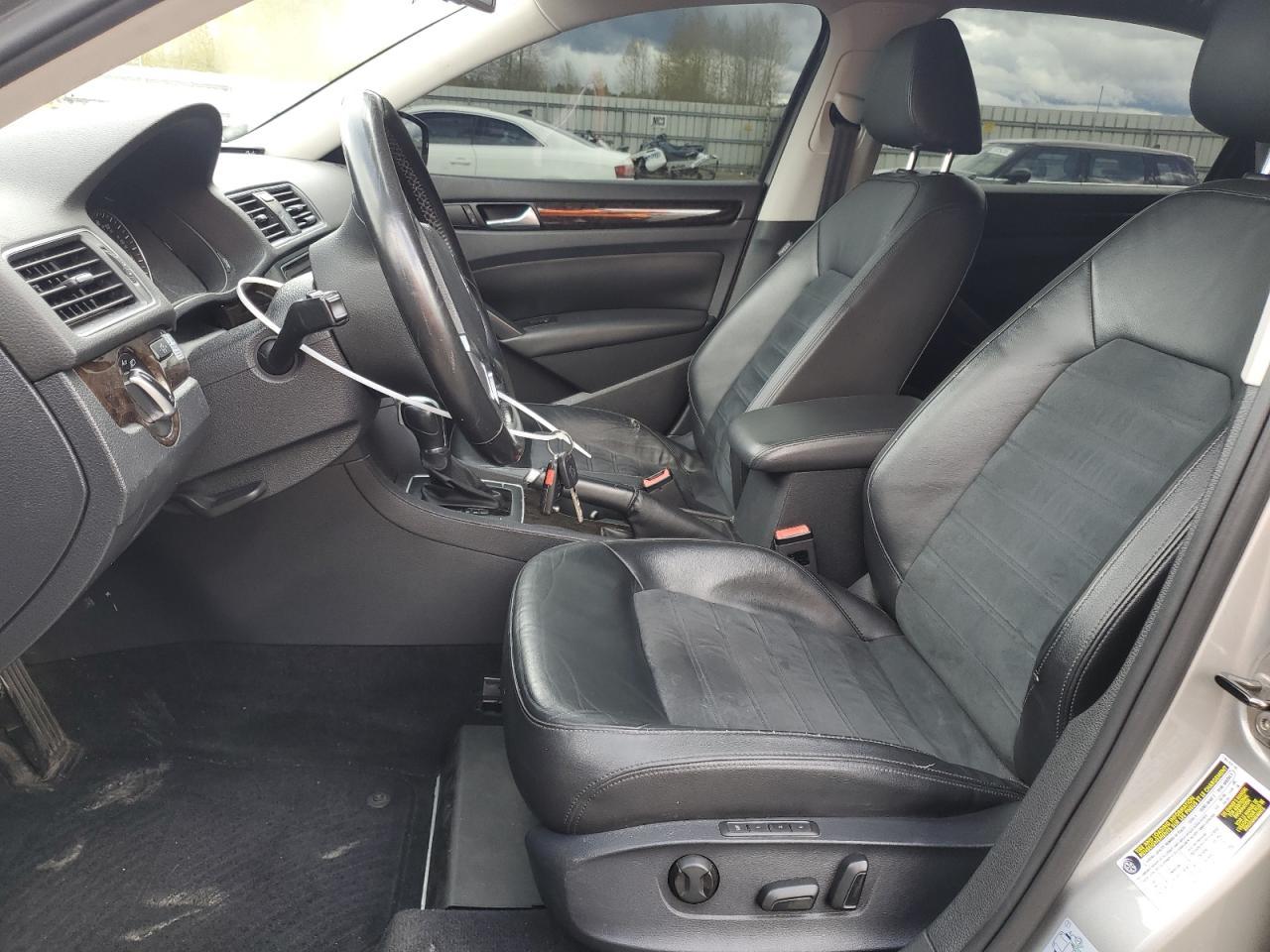 2014 VOLKSWAGEN PASSAT SEL - Image 7