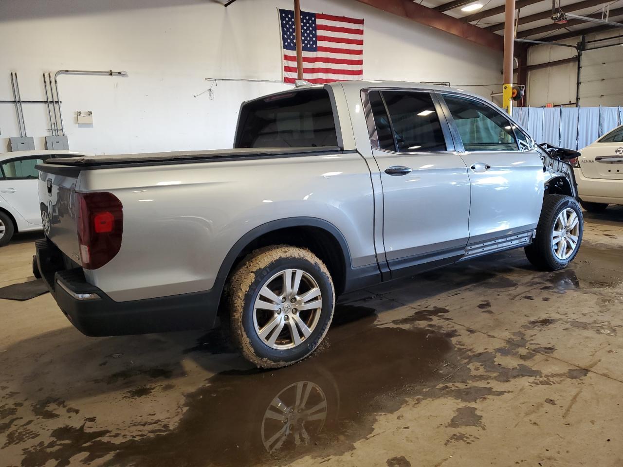 2017 HONDA RIDGELINE - Фото 3