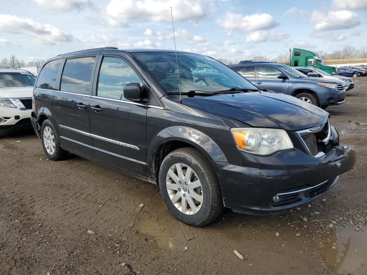 2014 CHRYSLER TOWN & COU - Image 4
