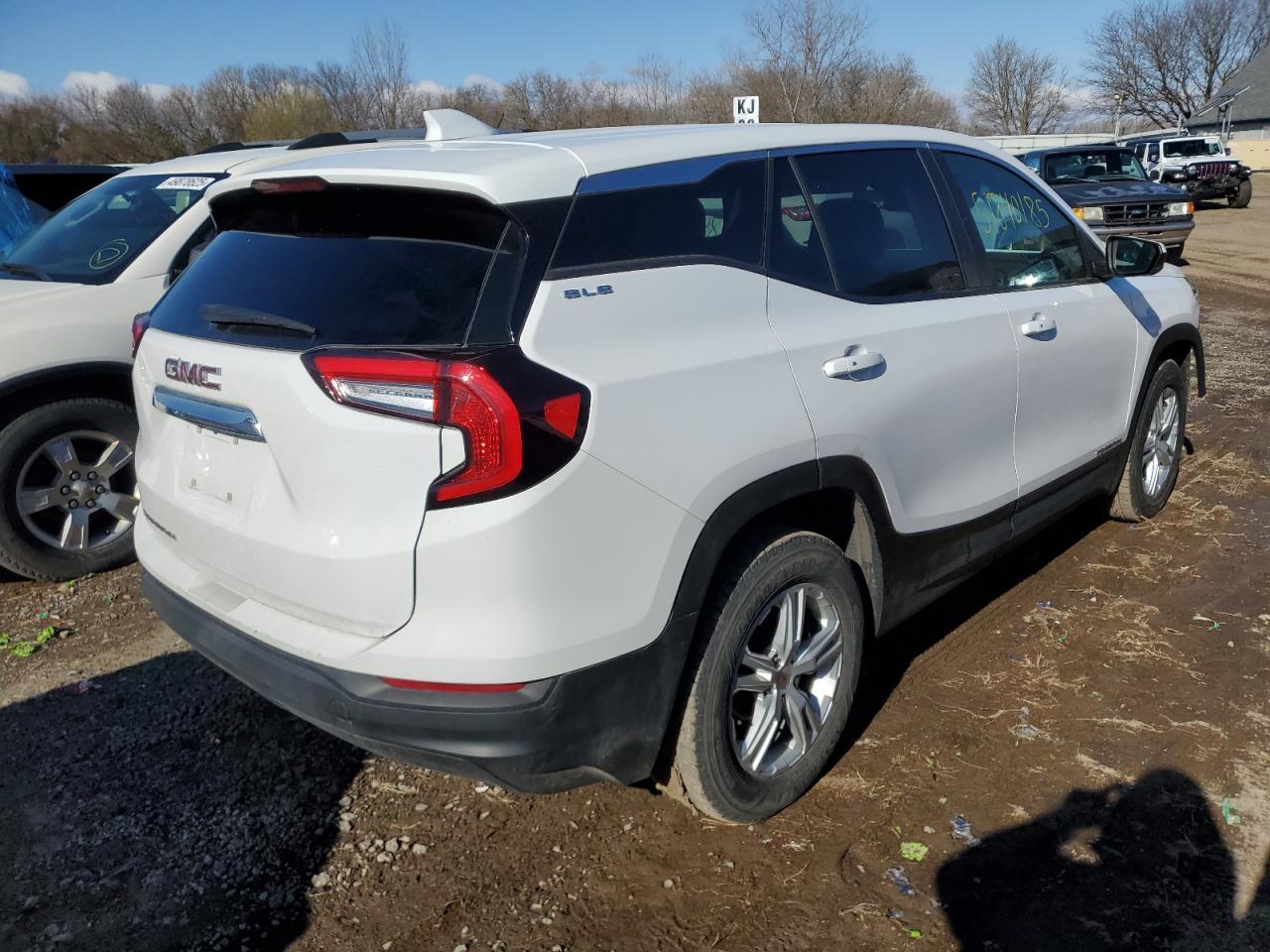 2023 GMC TERRAIN SL - Image 3