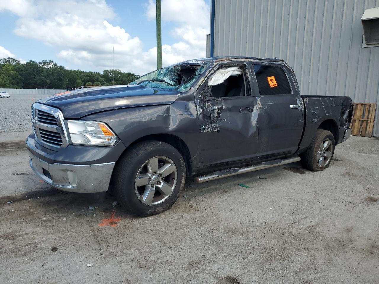2015 RAM 1500 SLT