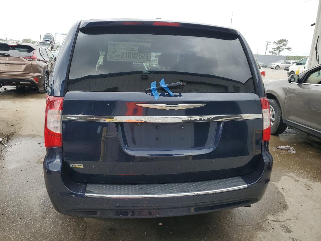 2014 CHRYSLER TOWN & COU - Image 6