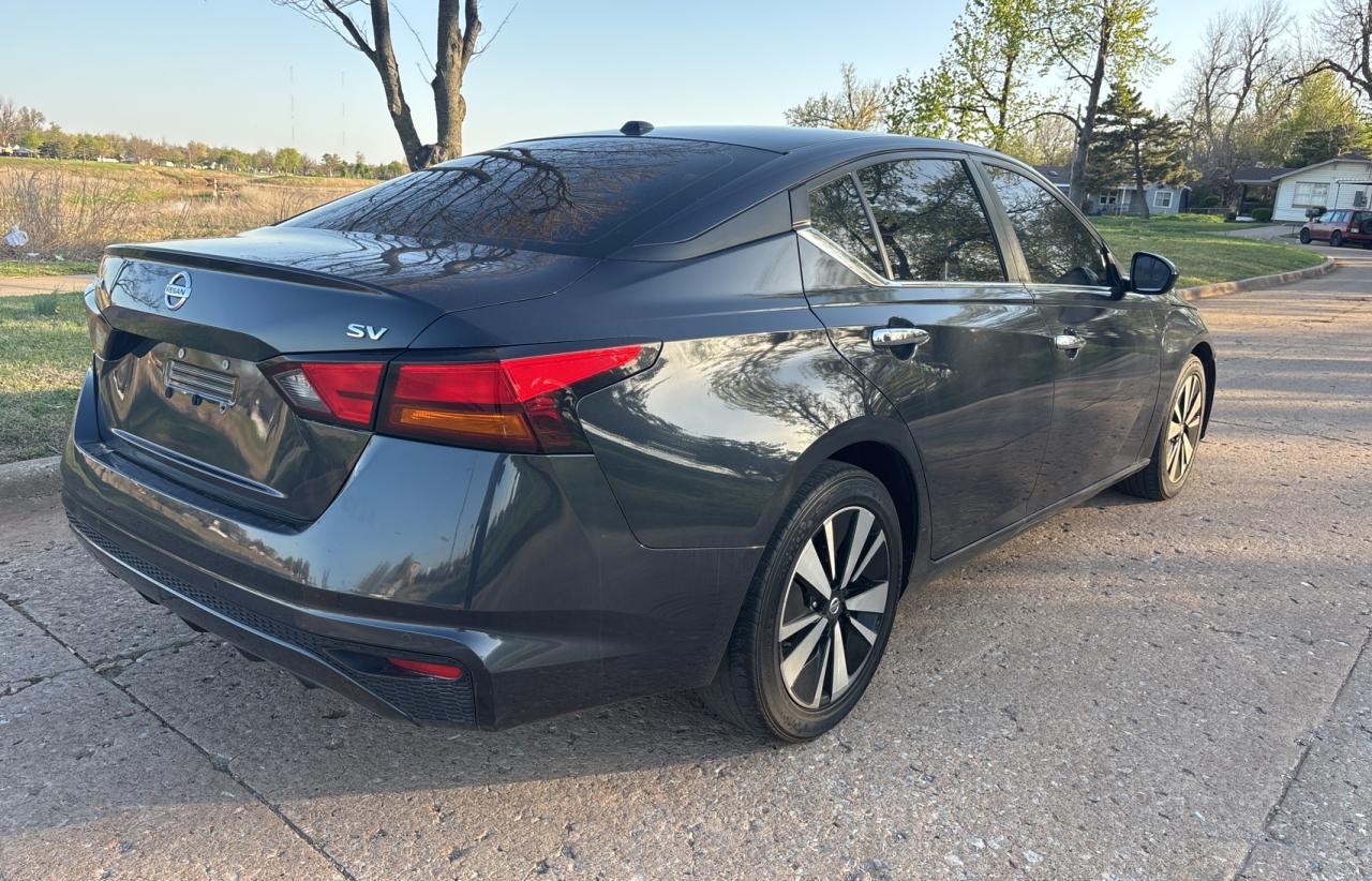 2022 NISSAN ALTIMA SV - Image 4