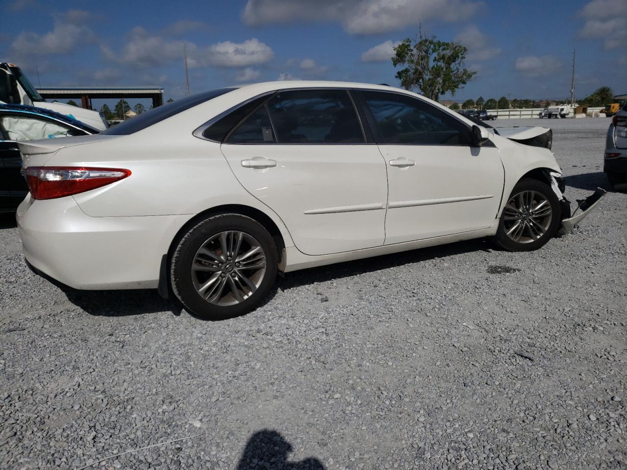 2016 TOYOTA CAMRY LE - Image 3