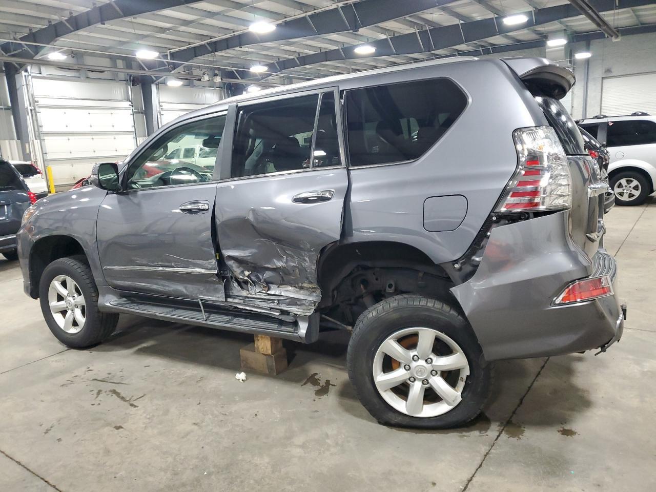 2017 LEXUS GX 460 - Фото 2