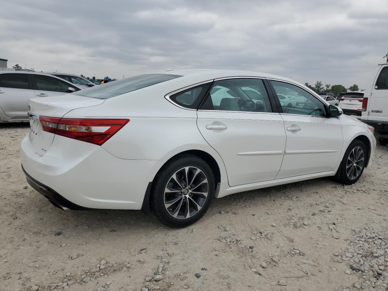 2016 TOYOTA AVALON XLE - Image 3