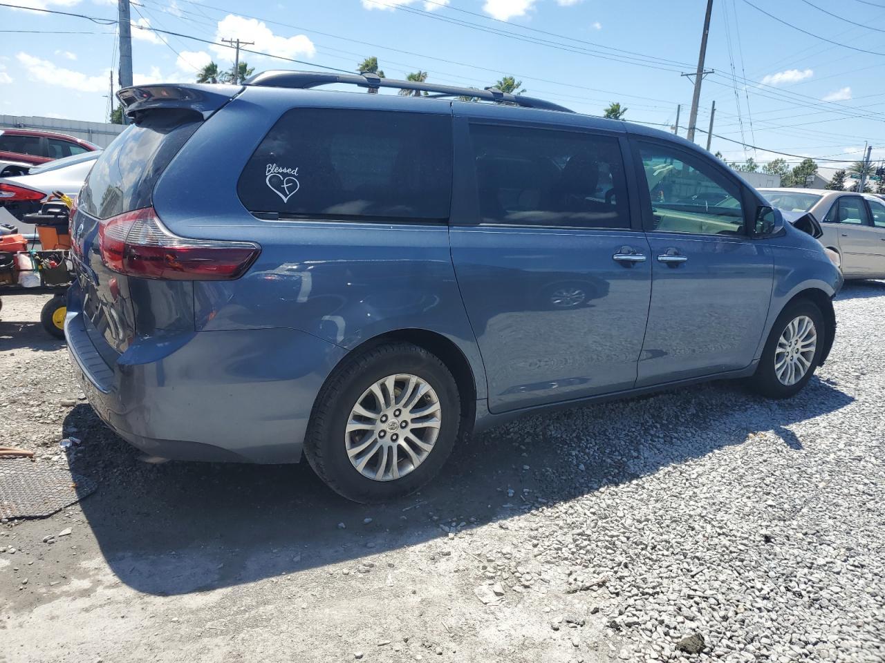 2015 TOYOTA SIENNA XLE - Image 3