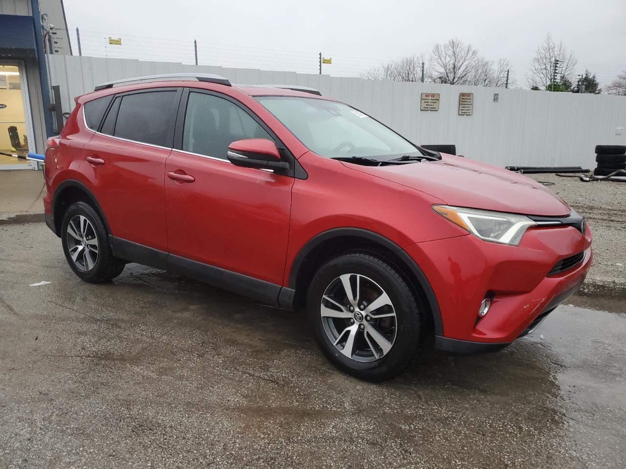 2017 TOYOTA RAV4 XLE - Image 4