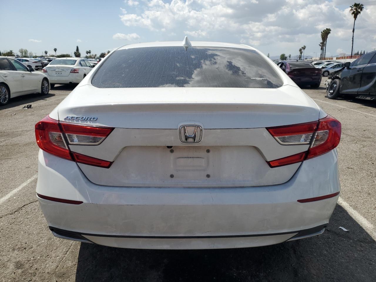 2018 HONDA ACCORD LX - Фото 6