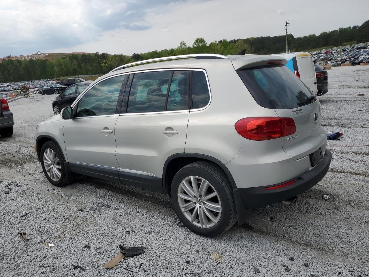 2014 VOLKSWAGEN TIGUAN S - Фото 2