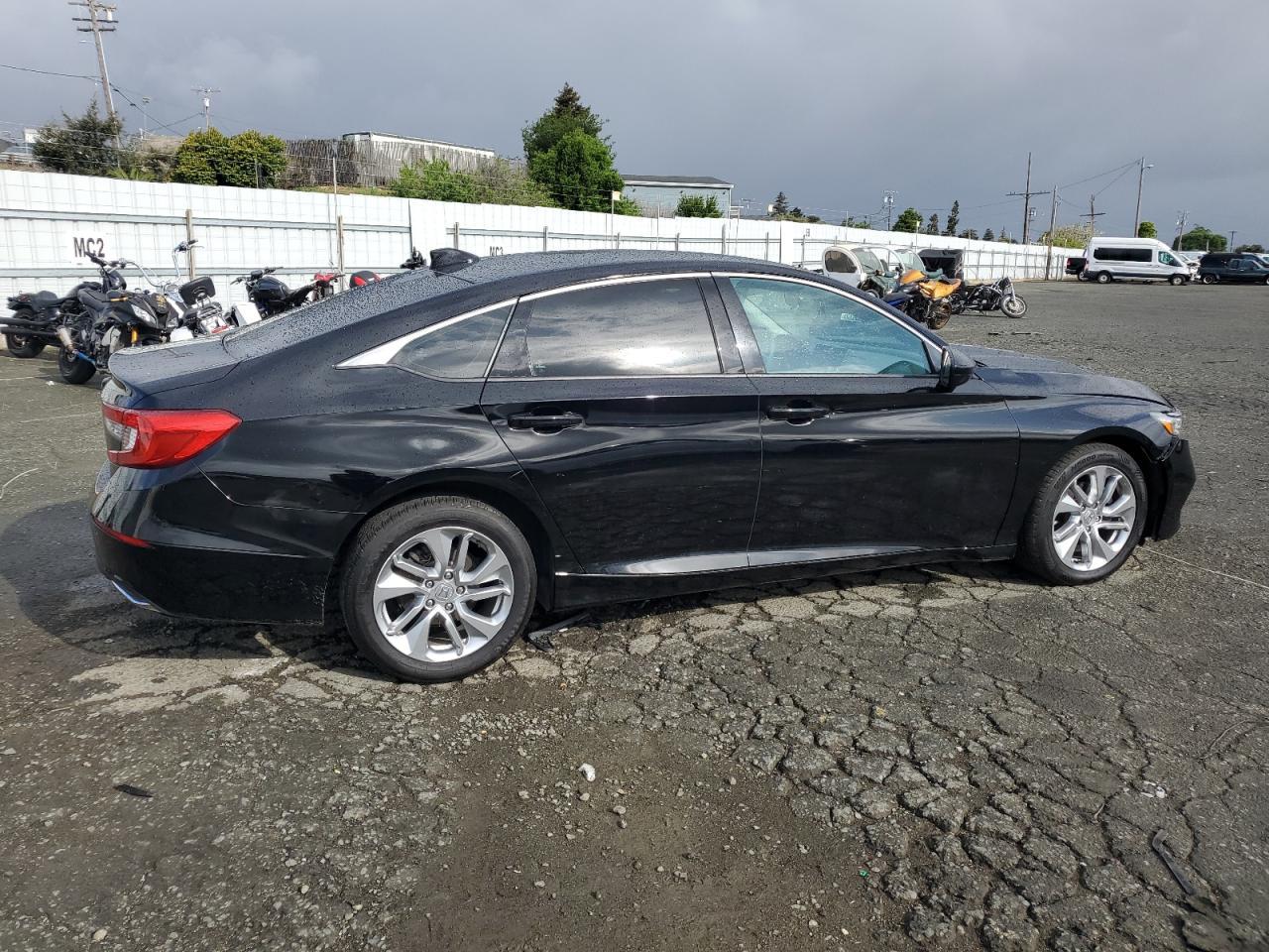 2018 HONDA ACCORD LX - Image 3