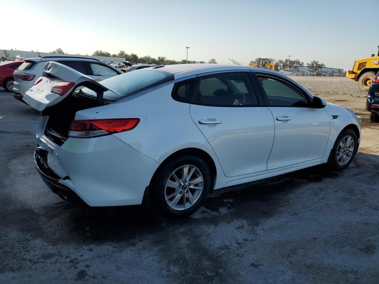 2016 KIA OPTIMA LX - Фото 3