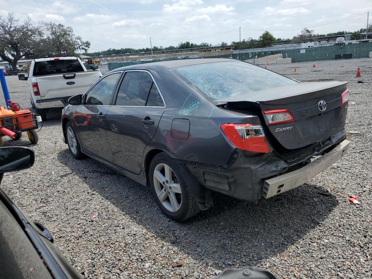 2013 TOYOTA CAMRY L - Фото 2