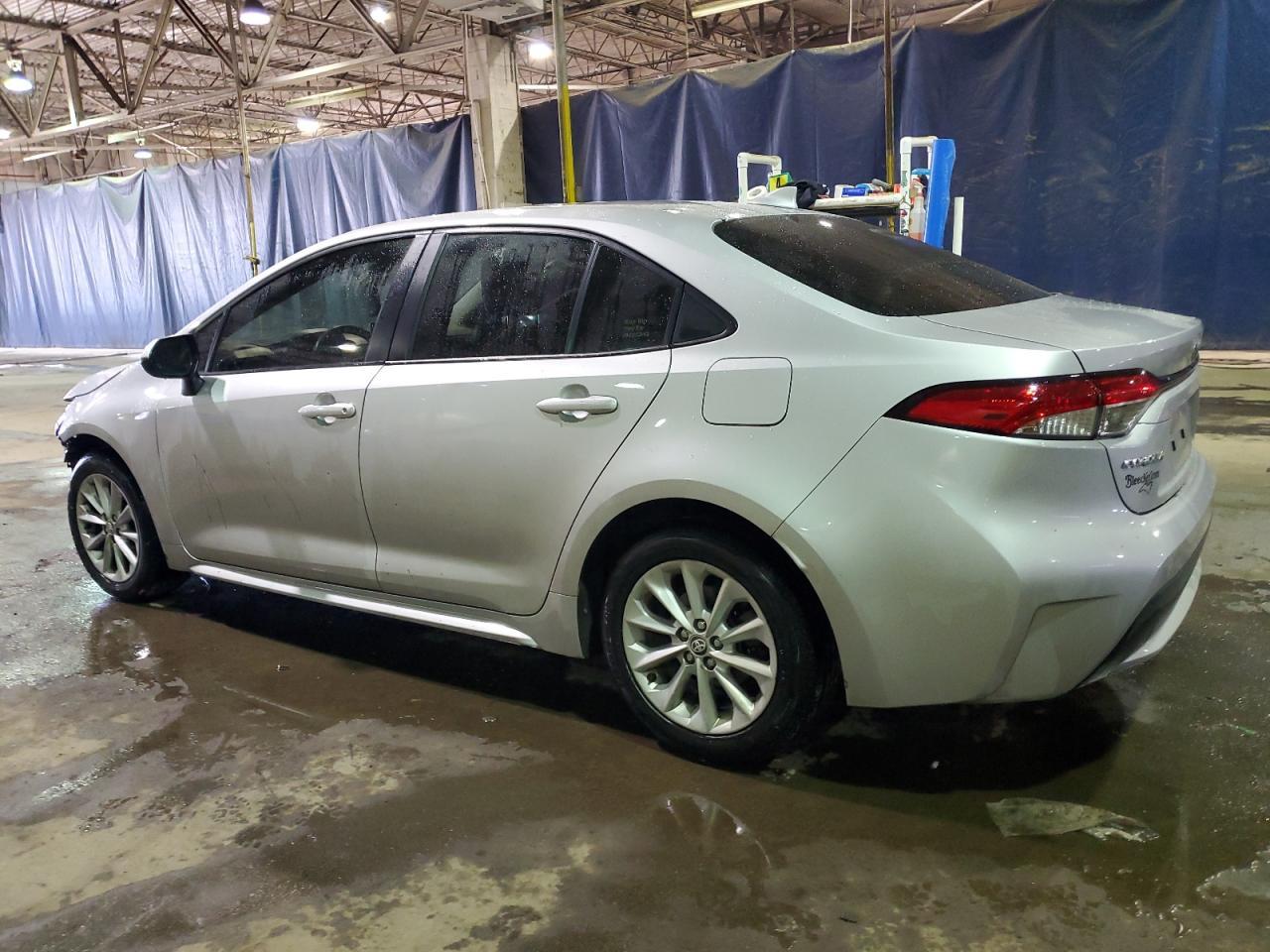 2021 TOYOTA COROLLA LE - Фото 2