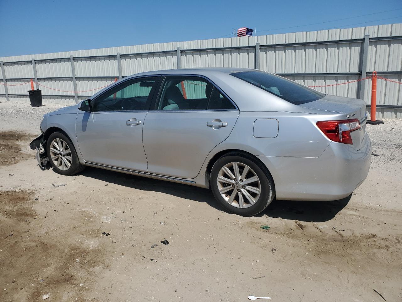 2013 TOYOTA CAMRY L - Фото 2